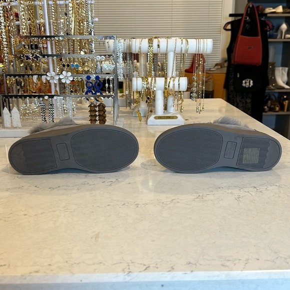 Aqua College waterproof gray suede and faux fur loafers size 5.5 - Picture 4 of 6